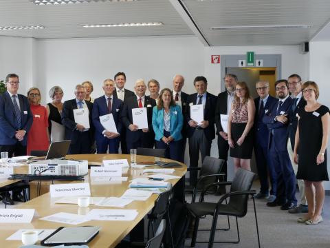 Signature de l'accord Photo de groupe lors de la signature de l'accord le 3 juillet 2019