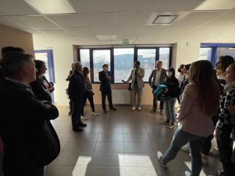 Les étudiants au sein de l'antenne d'Orléans La quinzaine d'étudiants de deuxième année du cycle ingénieur venue suivre le module de découverte "Management de l’innovation en cosmétique"